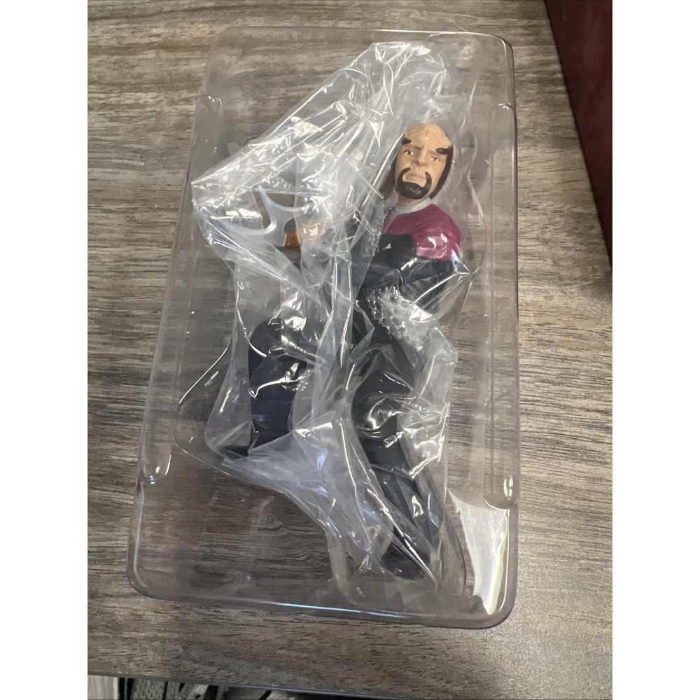 Star Trek Deep Space Nine - Worf - 1999 Hallmark Keepsake Christmas Ornament - Picture 7 of 8